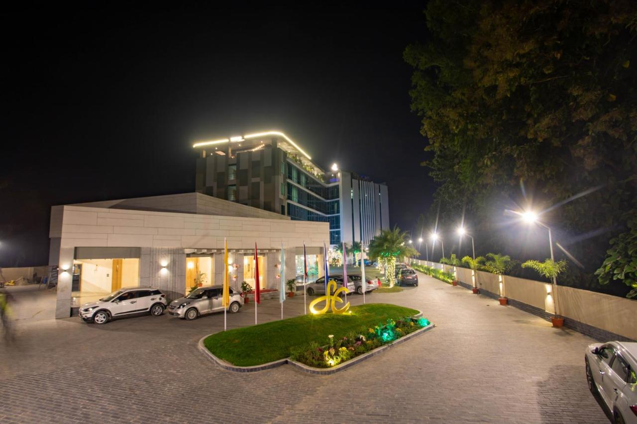 Hotel Siraichuli Chitwan Dış mekan fotoğraf